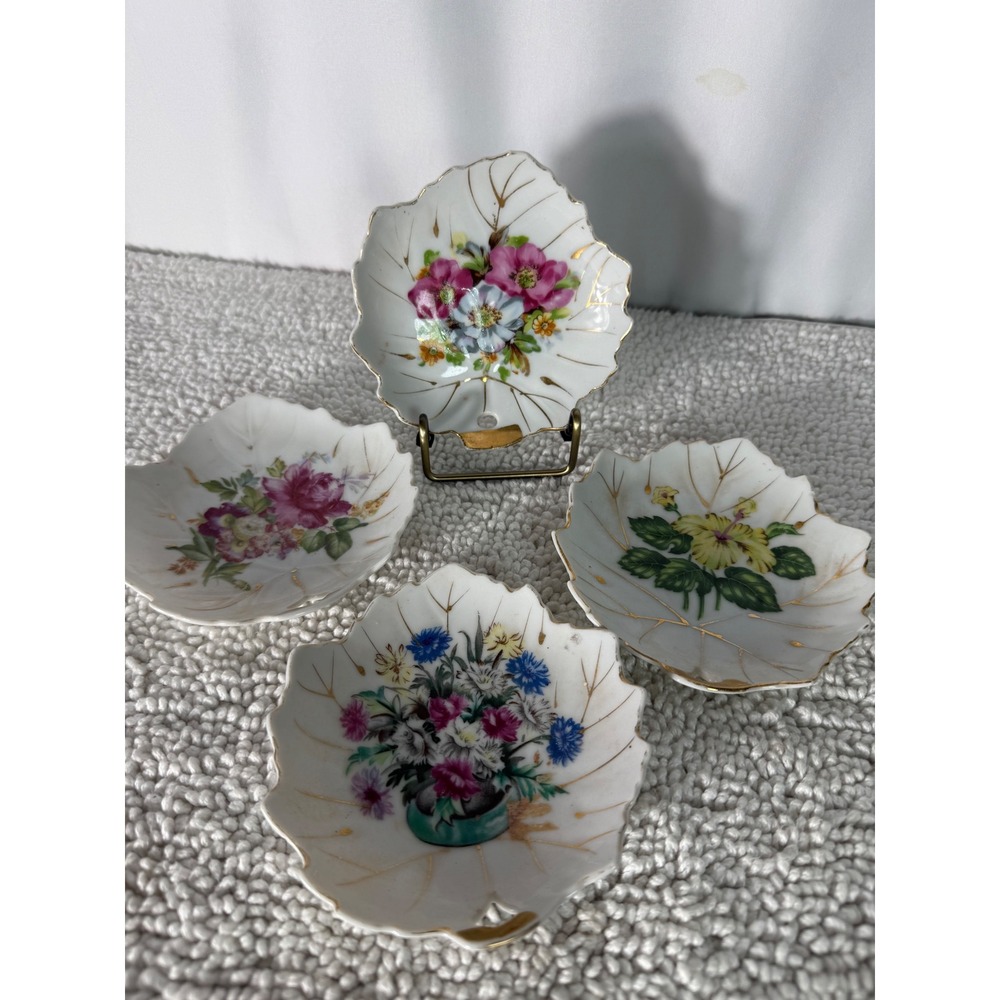 Vintage Nasco Japan Leaf Trinket Dish Set 4 Porcelain Floral Gold Gilt Scalloped